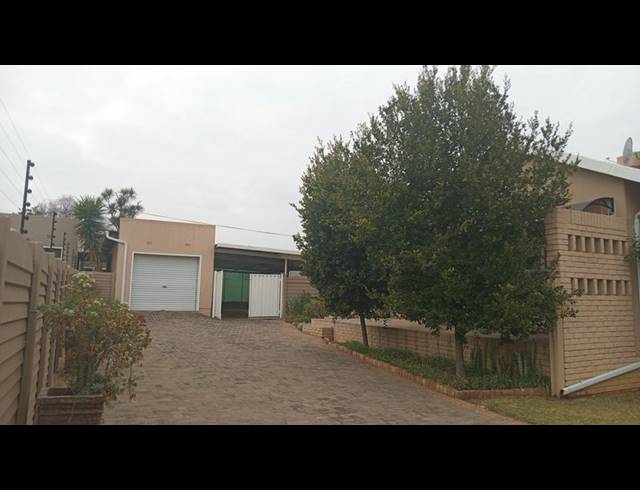 3 BEDROOM HOUSE FOR SALE IN GREENHILLS